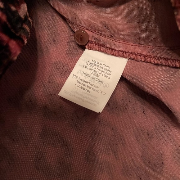 J Crew Classic-Fit Button Up Drapey Pink Velvet Leopard Print Shirt size 12-14 - Picture 7 of 12